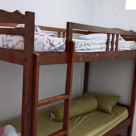 Tiga Dua Homestay Yogyakarta Exteriör bild