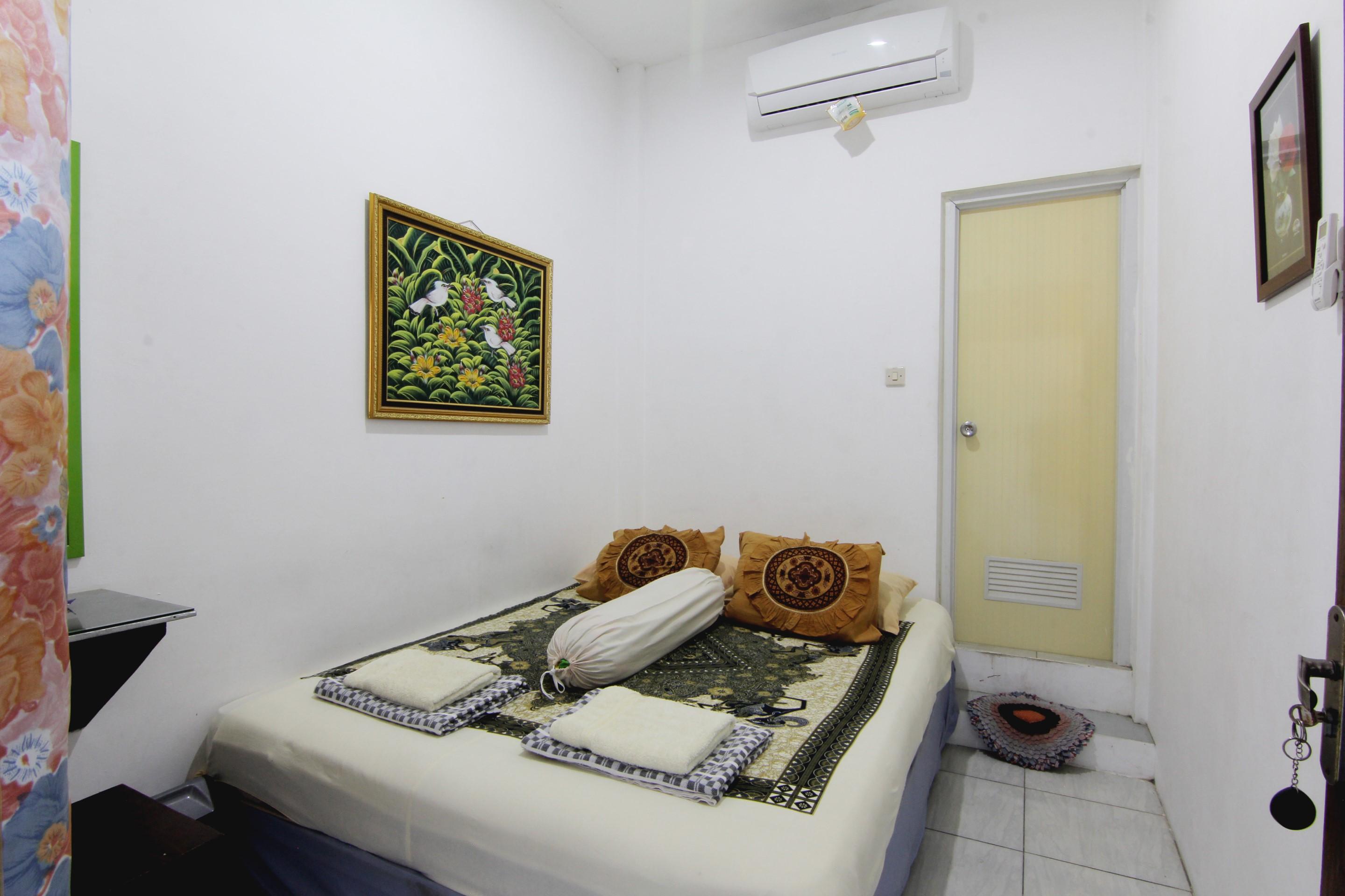 Tiga Dua Homestay Yogyakarta Exteriör bild