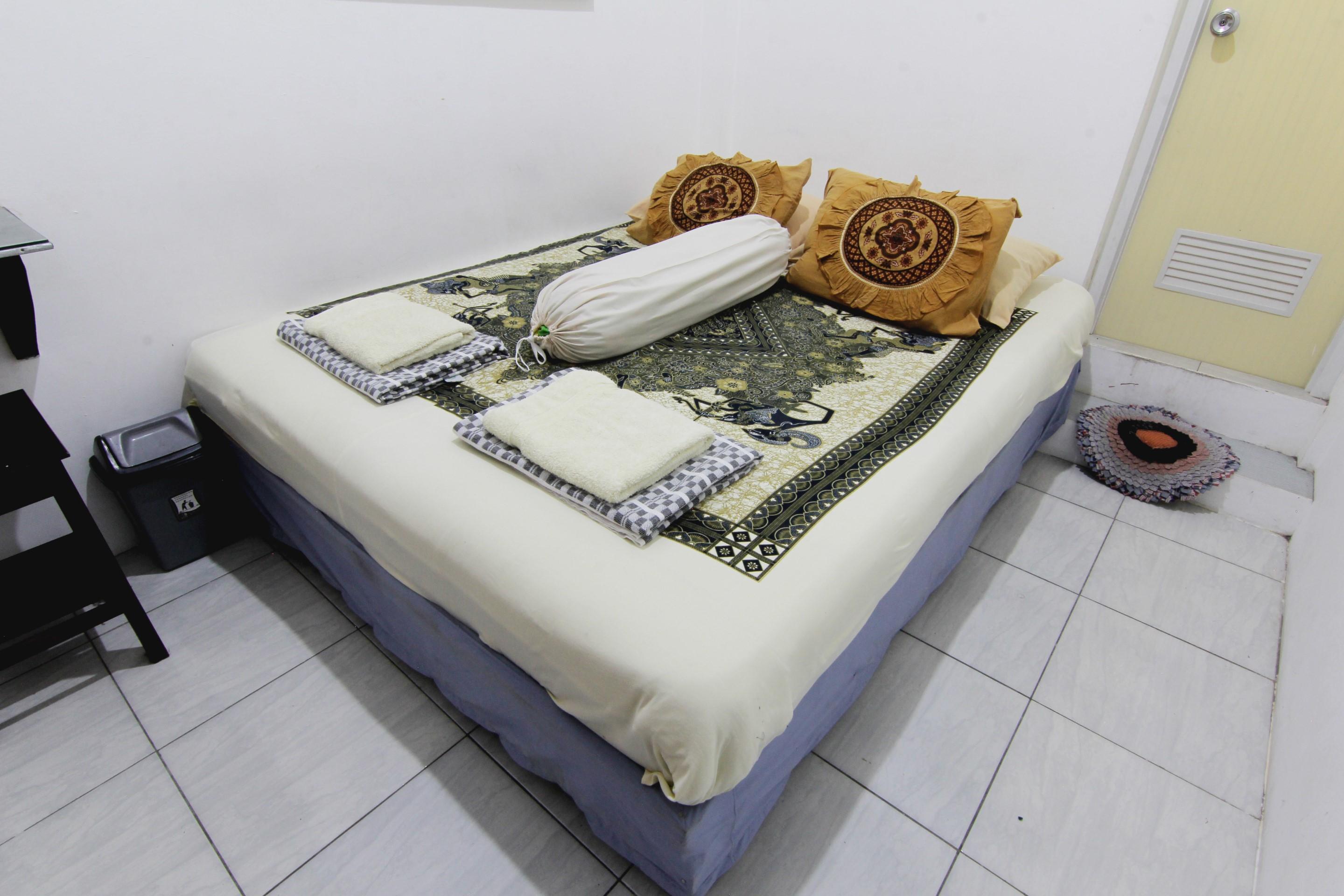 Tiga Dua Homestay Yogyakarta Exteriör bild