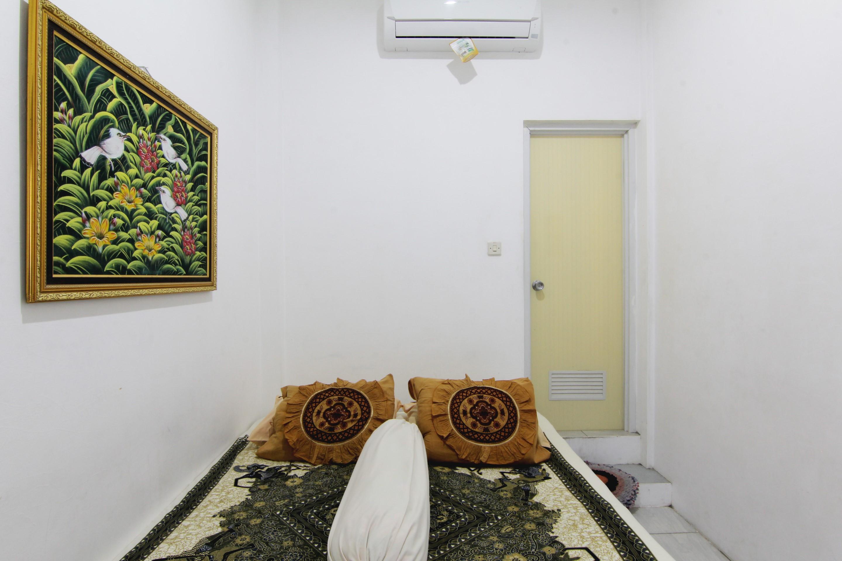 Tiga Dua Homestay Yogyakarta Exteriör bild
