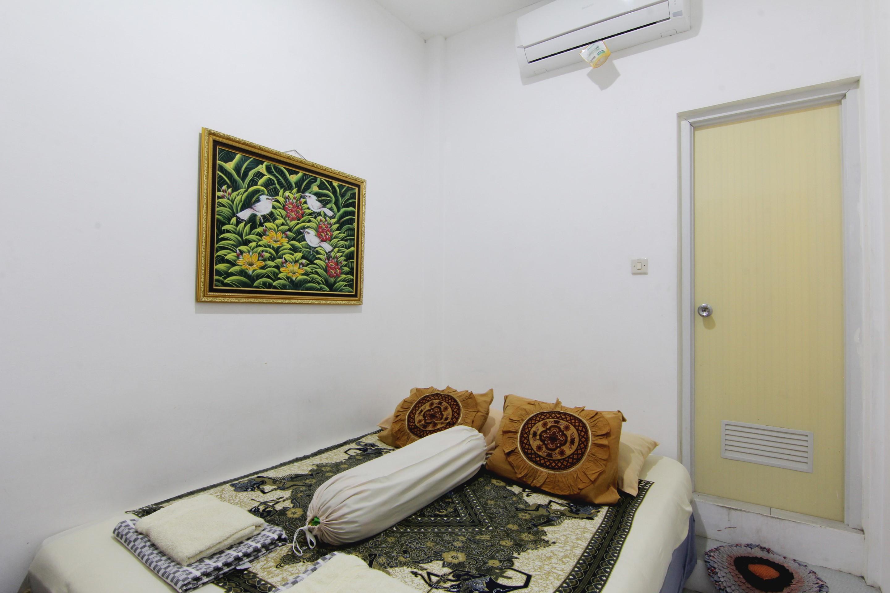 Tiga Dua Homestay Yogyakarta Exteriör bild