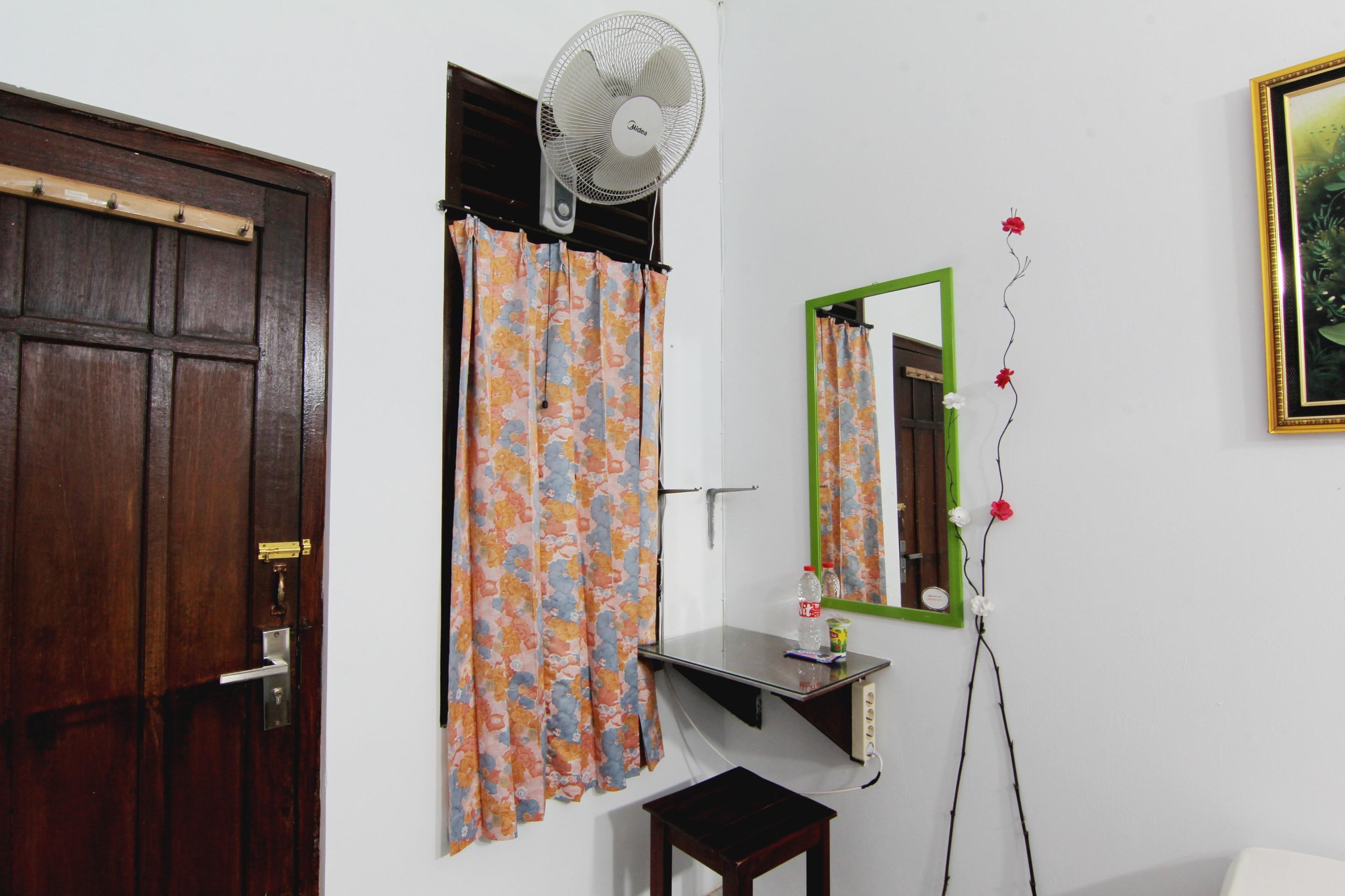 Tiga Dua Homestay Yogyakarta Exteriör bild