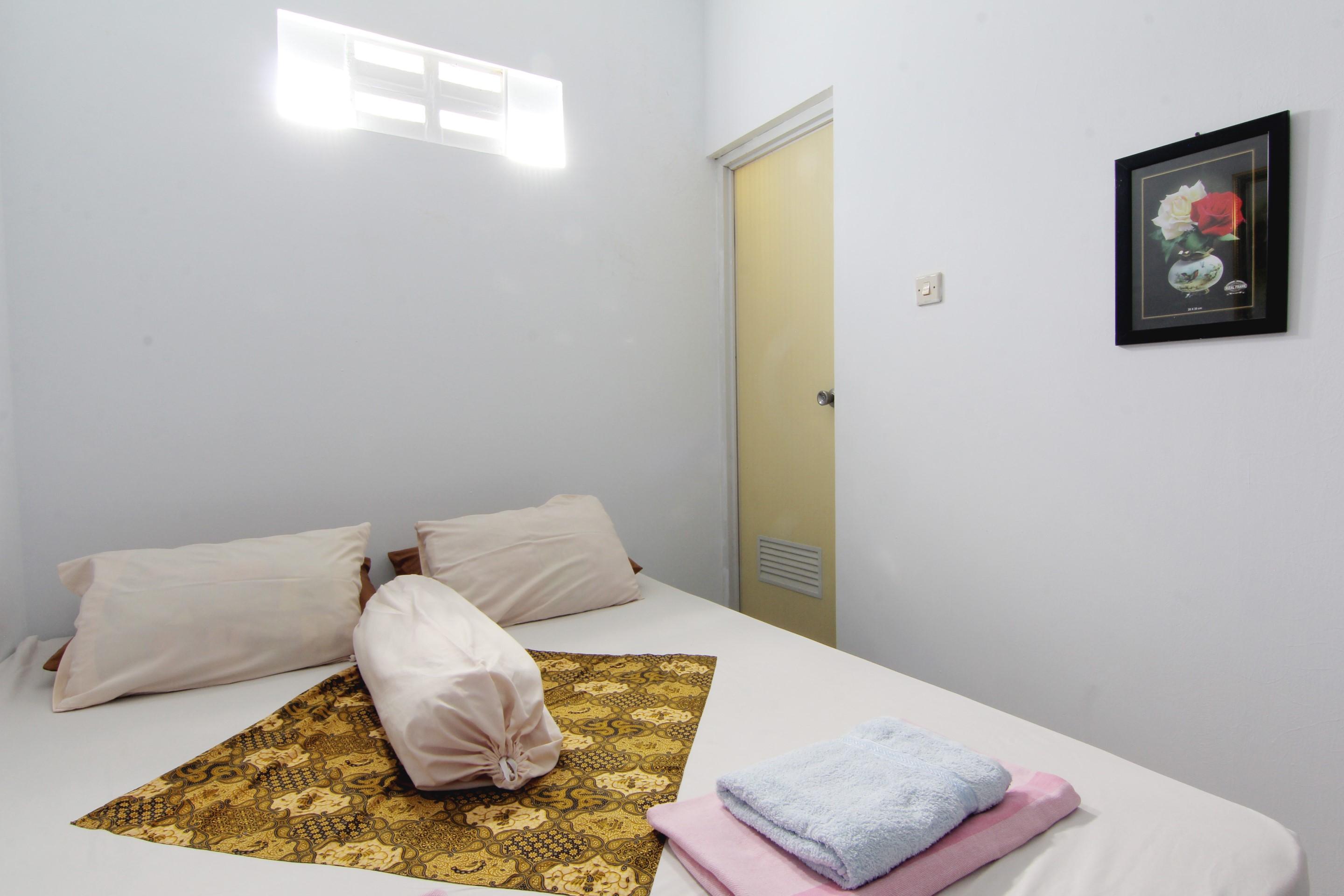 Tiga Dua Homestay Yogyakarta Exteriör bild