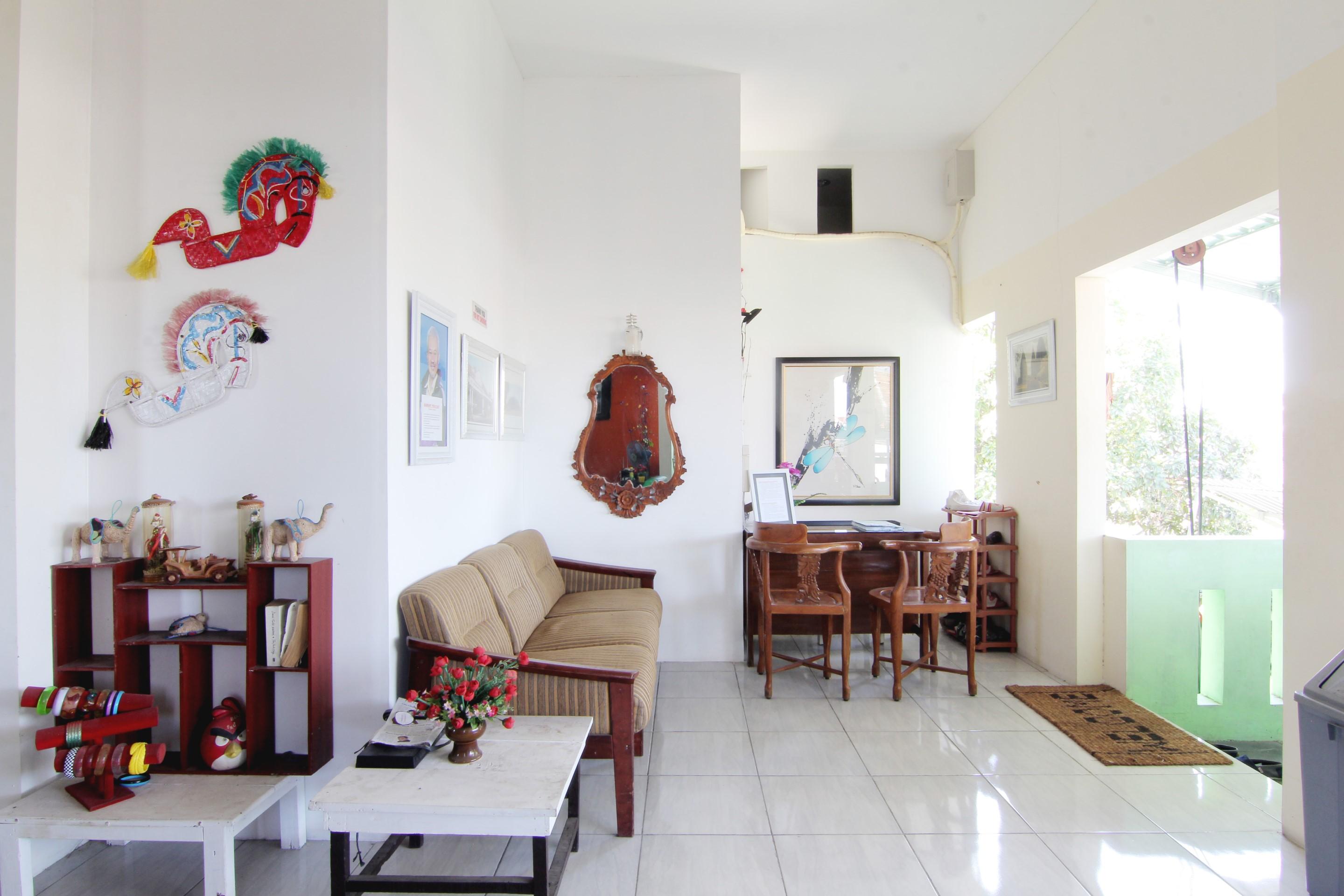 Tiga Dua Homestay Yogyakarta Exteriör bild
