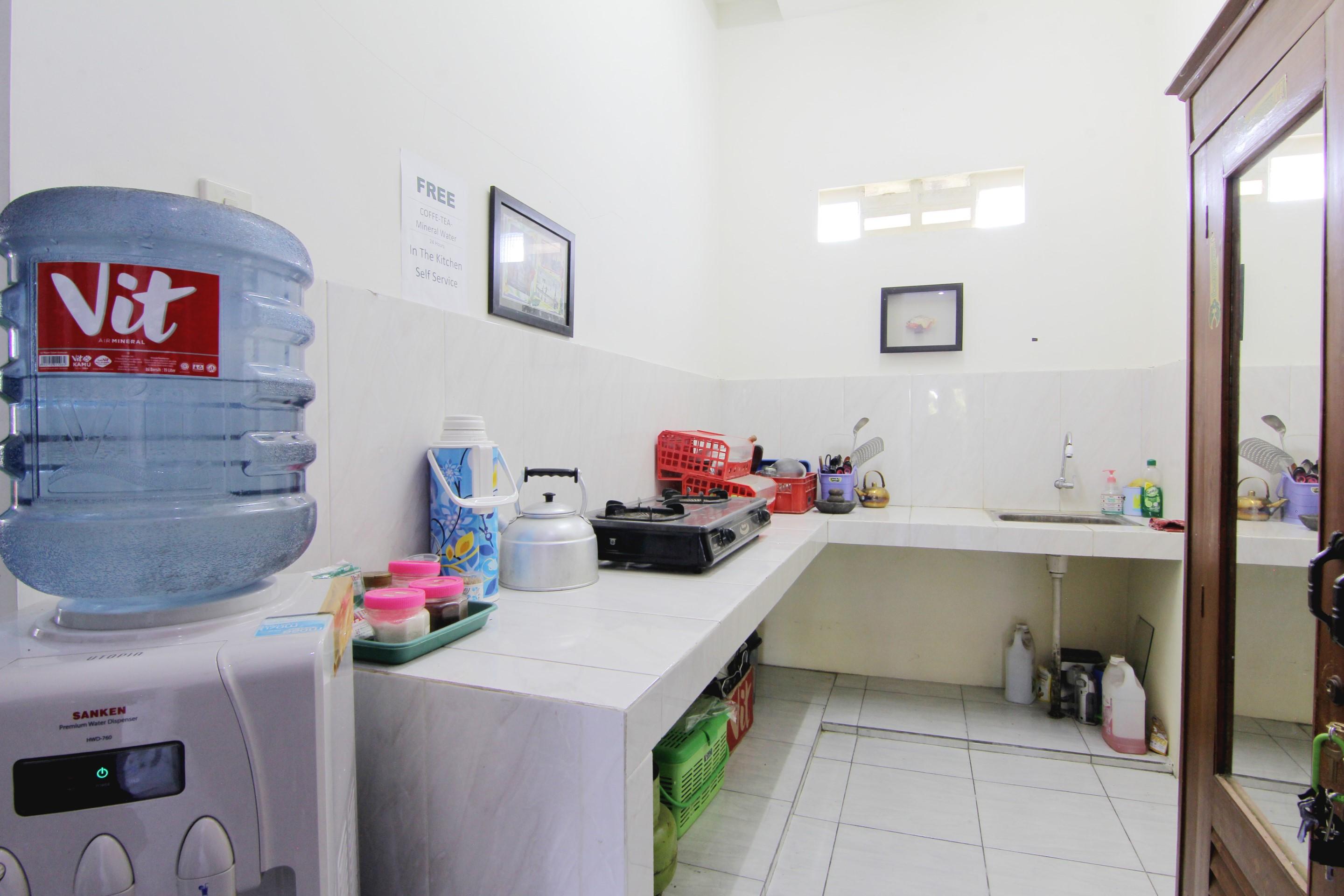 Tiga Dua Homestay Yogyakarta Exteriör bild