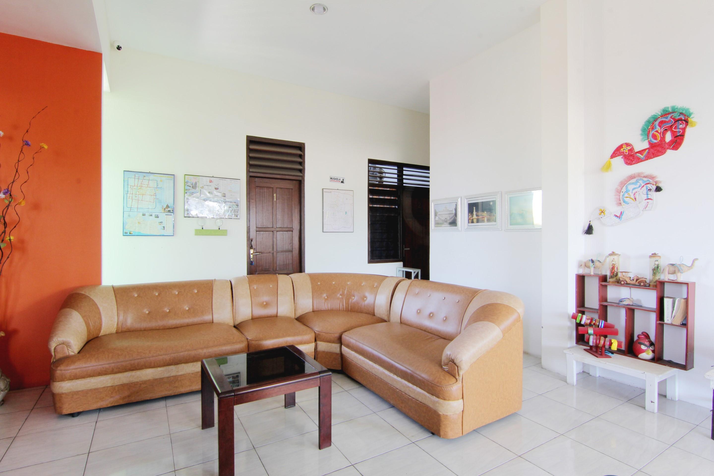 Tiga Dua Homestay Yogyakarta Exteriör bild